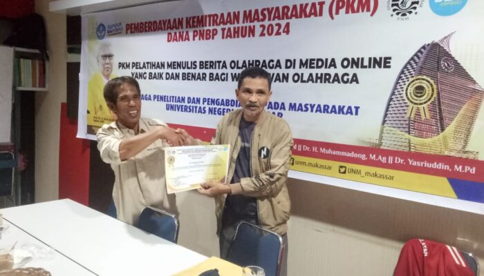 Dosen FIKK UNM Beri Pelatihan Penulisan Berita Olahraga di Media Online