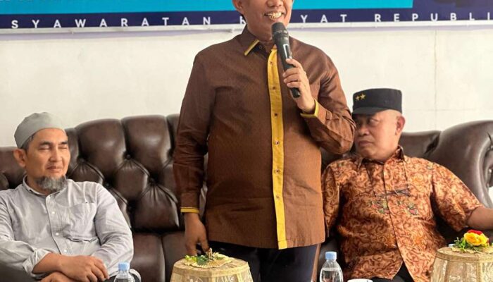 Achmad Daeng Sere dari Fraksi NasDem DPR-RI  Berikan Pesan Penting ke Pelajar di Takalar