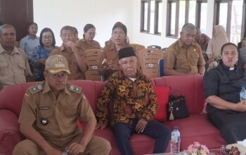 Raja Negeri Siri Sori Islam Hadiri Serah Terima Kasek SMPN 45 Maluku Tengah